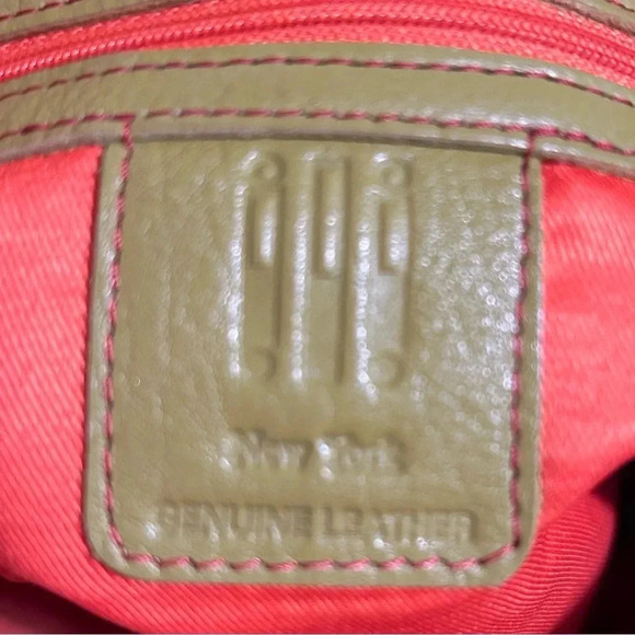 EUC ILI Green & Red Leather Crossbody Bag and Matching Wallet - Picture 6 of 6